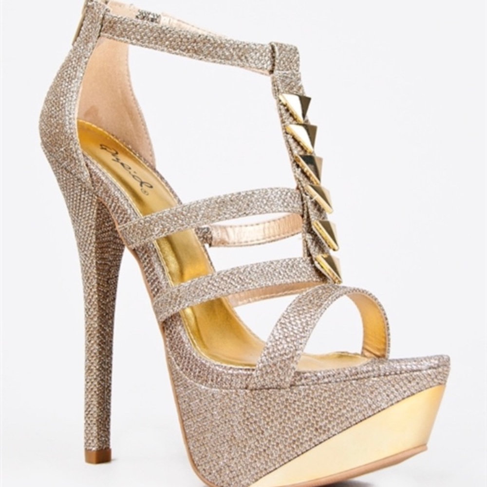 Gold Platform Pumps ULNC